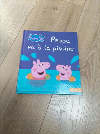 Livre Peppa Pig va à la piscine