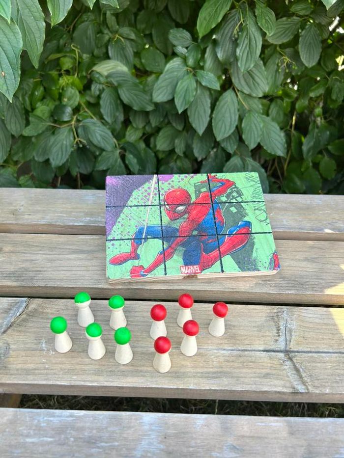 Tic tac toe en bois - Thème Spider-Man - fabrication artisanale - photo numéro 2