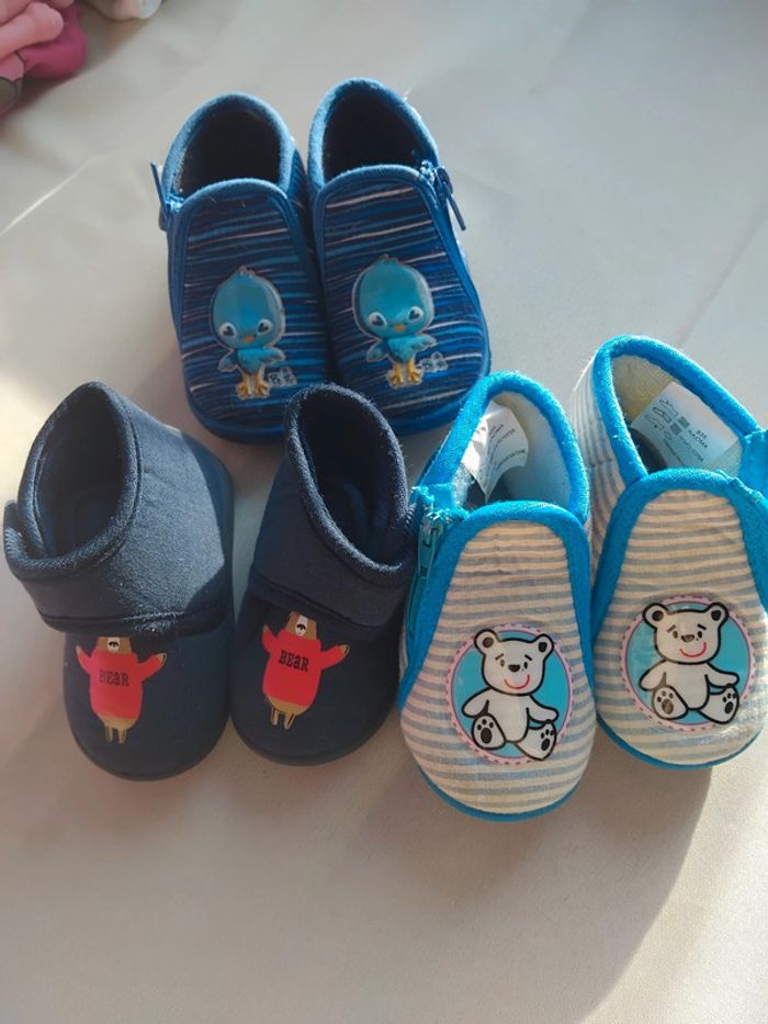 Lot chaussons bébé taille 18 - photo numéro 4