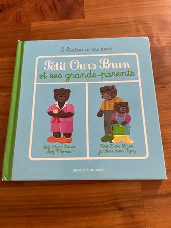 Petit ours brun & ses grands parents