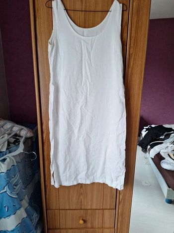 Robe blanche bretelles larges