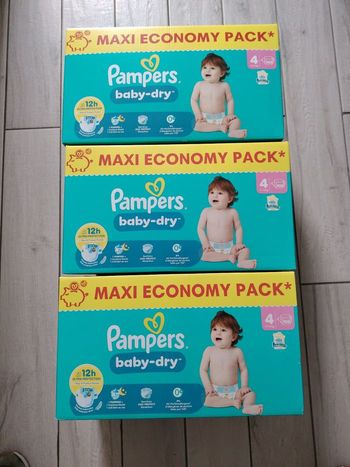 Couches Pampers baby dry taille 4