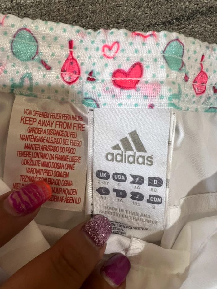 Pantacourt adidas 2/3 ans comme neuf - photo numéro 3