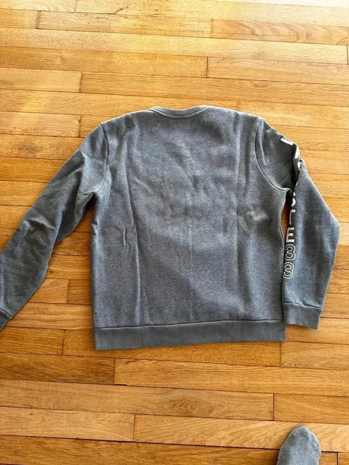 Pull Lacoste Gris taille M - photo numéro 5