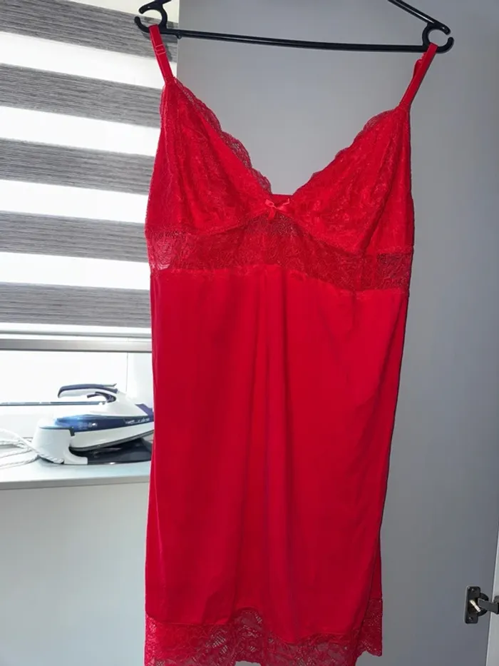 Nuisette rouge taille L