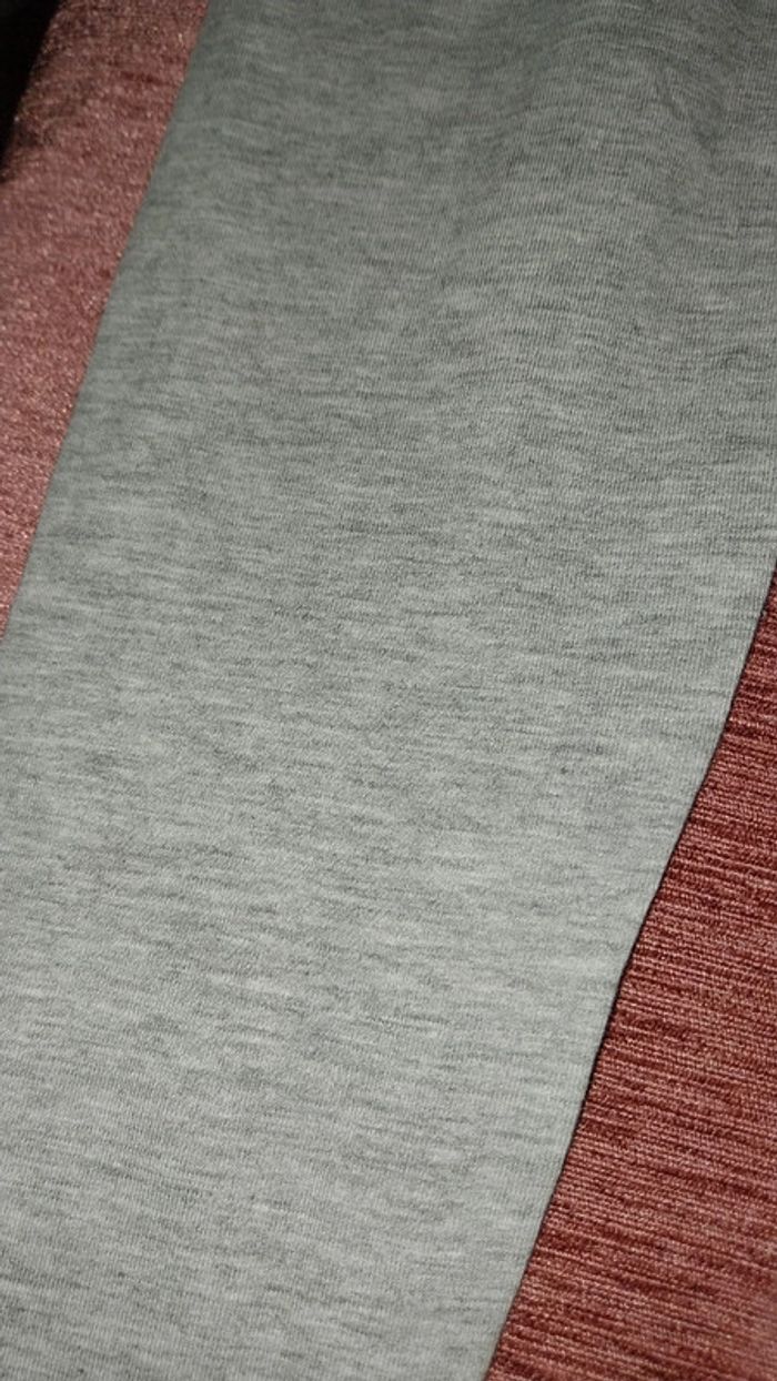 Lot de 2 leggings état neuf Taille 10 ans - photo numéro 4