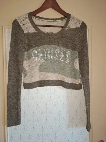 Magnifique pull court femme S étiquette coupée le temps des cerises 🍒 comme neuf kaki beige sequins