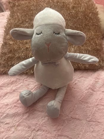 Peluche mouton Neuf