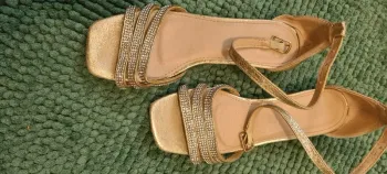 Sandalle
