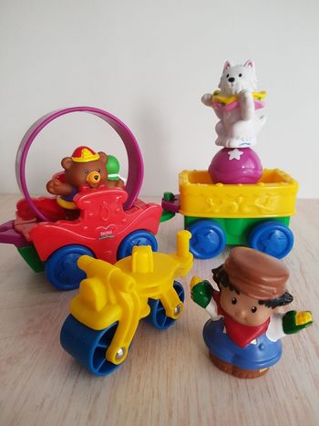 Train de la parade des animaux du cirque Little people de Fisher-Price