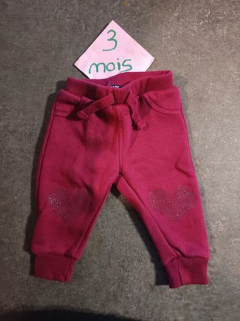 Pantalon coeur bordeaux 3 mois