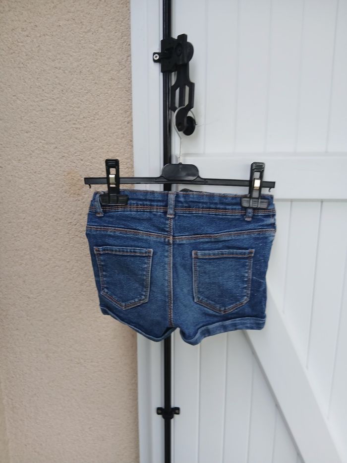 Lot de 2 shorts filles  tailles 7 et 8 ans - photo numéro 4