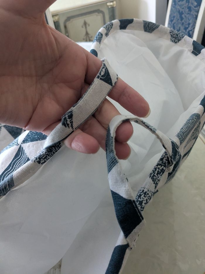 Beau panier à linge grande capacité. Taille 100 litres - photo numéro 7