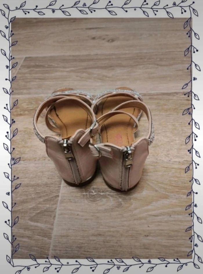 Nue pied, taille 34 - photo numéro 2
