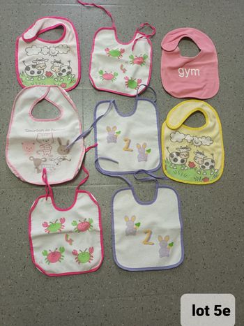 Lot bavoirs/bavettes