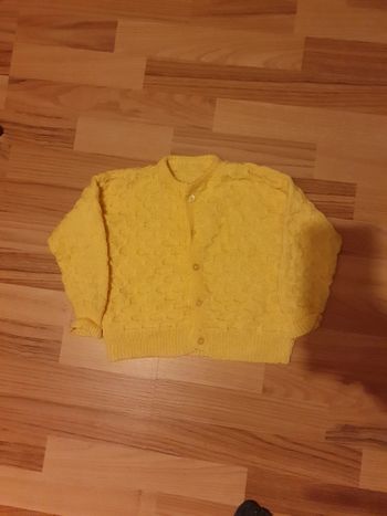 pull fait main 4 ans jaune