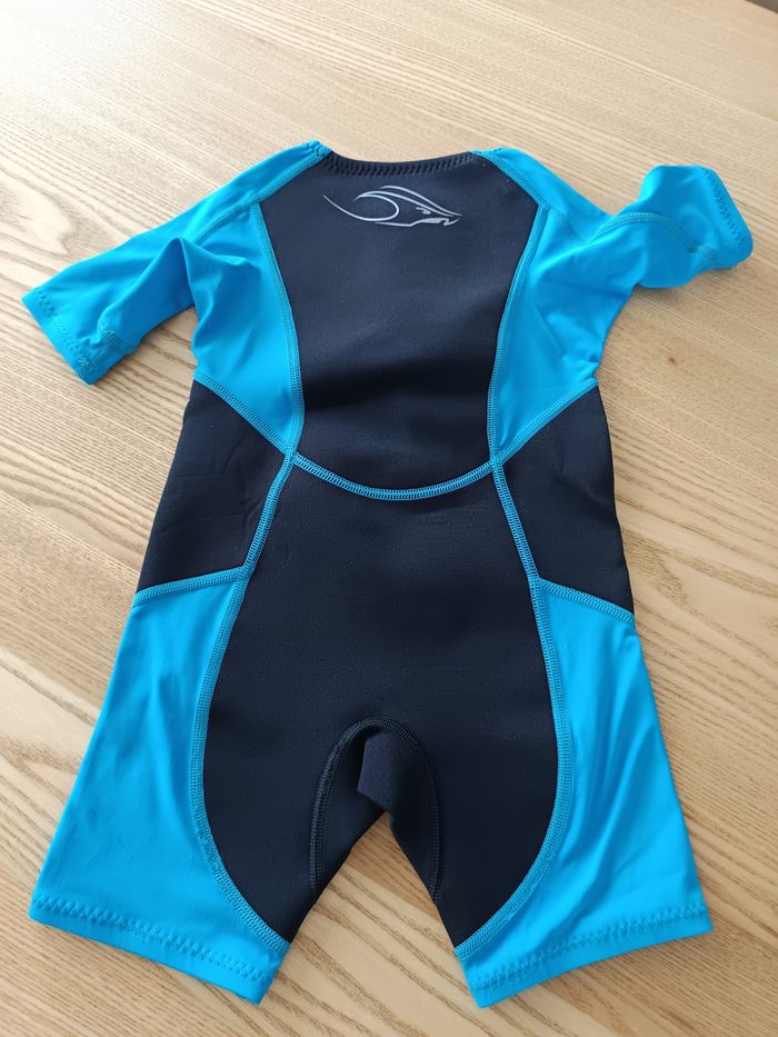Combinaison d'eau taille 4 ans - photo numéro 4