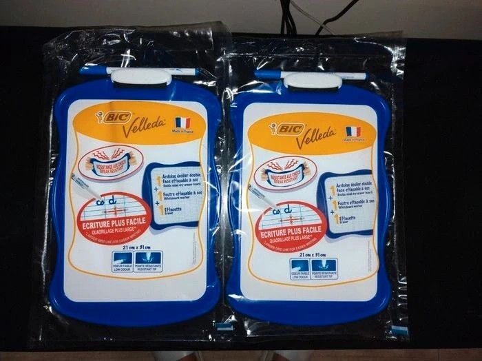 Lot de 2 ardoises effaçables bic neuf