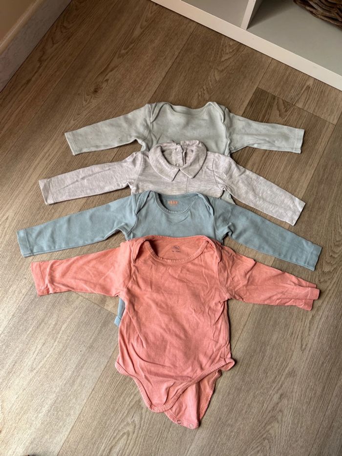 Lot 4 bodies 6 mois