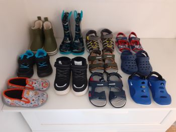 Lot de chaussures-sandales bébé garçon pointure 24