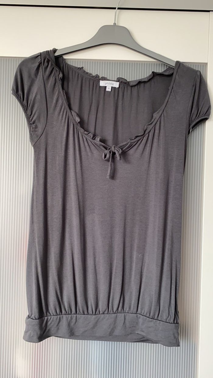 Teeshirt gris col V Phildar Taille M