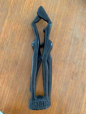 Statue en bois  Hauteur 31 cm