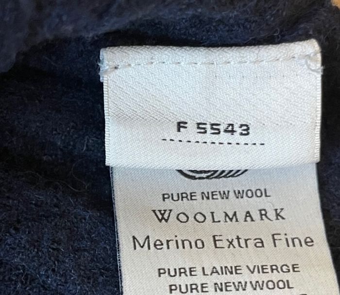 Pull Lacoste marine - photo numéro 3