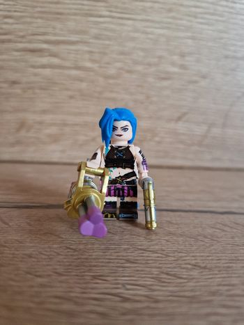Figurine type lego Jinx League Of Legends