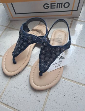 Sandales fille neuves taille 29 bleu marine