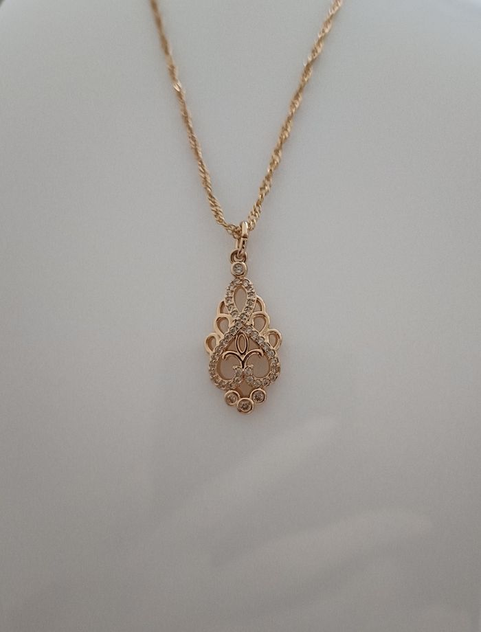 Chaîne et pendentif plaqué or - photo numéro 2