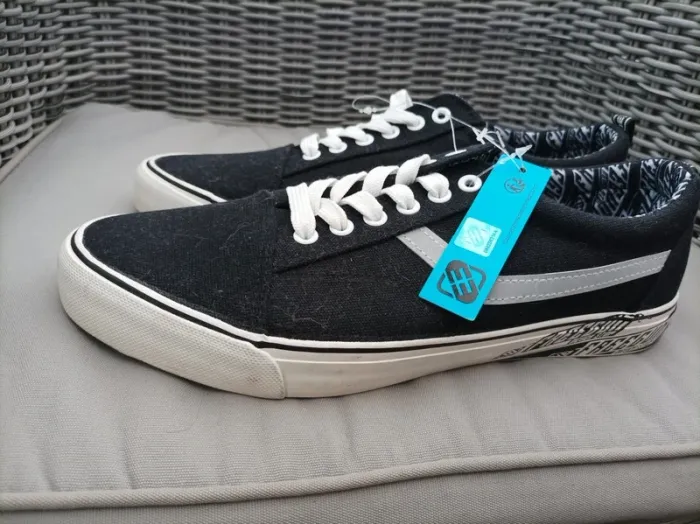 Jolies sneakers Freegun taille 42 neuves - photo numéro 4