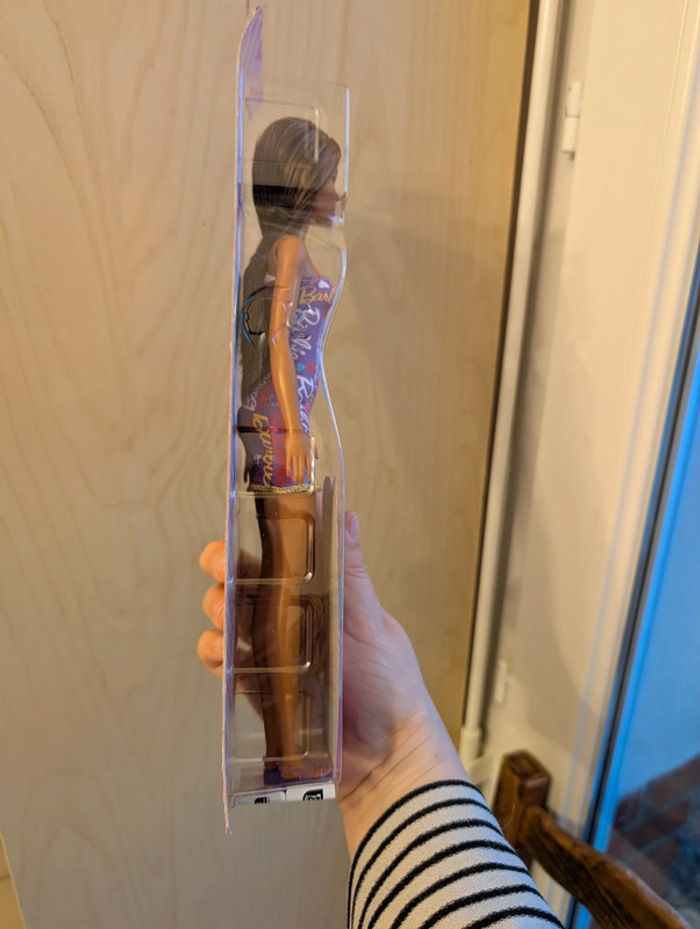 Barbie neuve - photo numéro 6