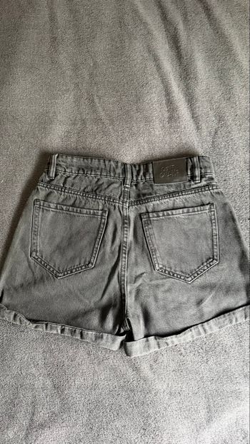 Short en jean noir 