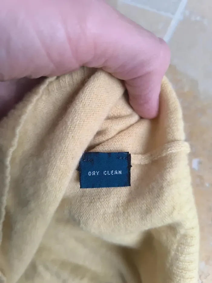 Pull col V laine d'agneau Ralph Lauren homme jaune logo marine - photo numéro 8