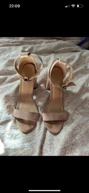 Chaussures à talon rose