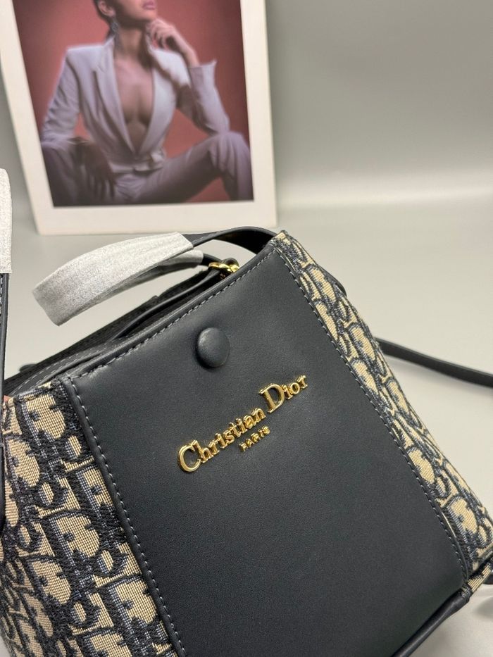 Dior    signature - photo numéro 2