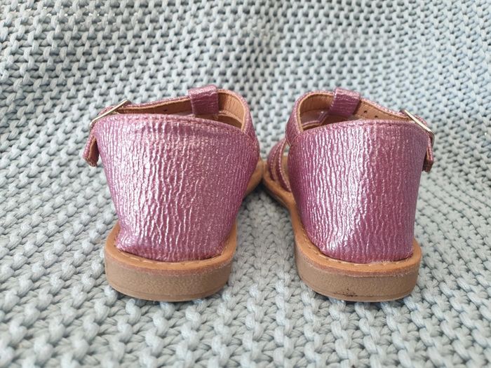 Sandales violettes - photo numéro 2