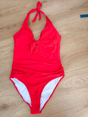 Maillot de bain une pièce rouge  Taille L Neuf