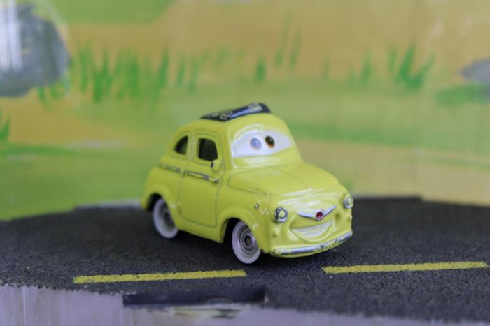 Disney Pixar cars Luigi - photo numéro 7