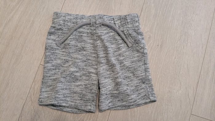 Short bébé gris 6-9 mois