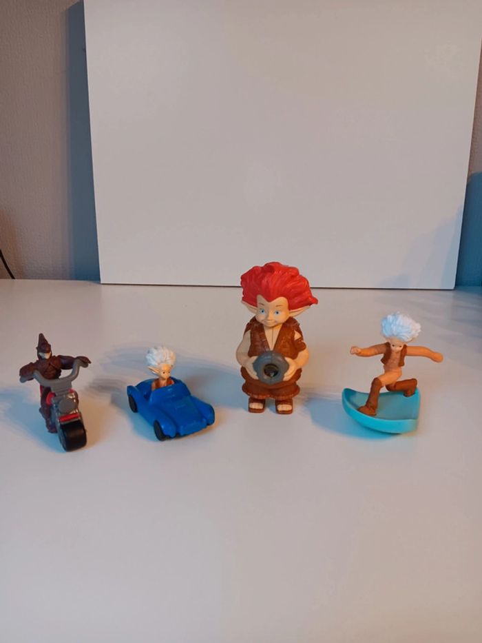 Lot 4 figurines vintage arthur et les minimoys
taille 10cm pour la plus grande