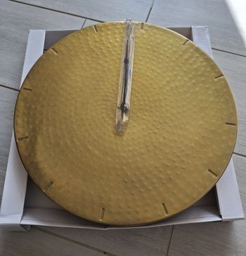 Horloge oasis métal doré atmosphera 