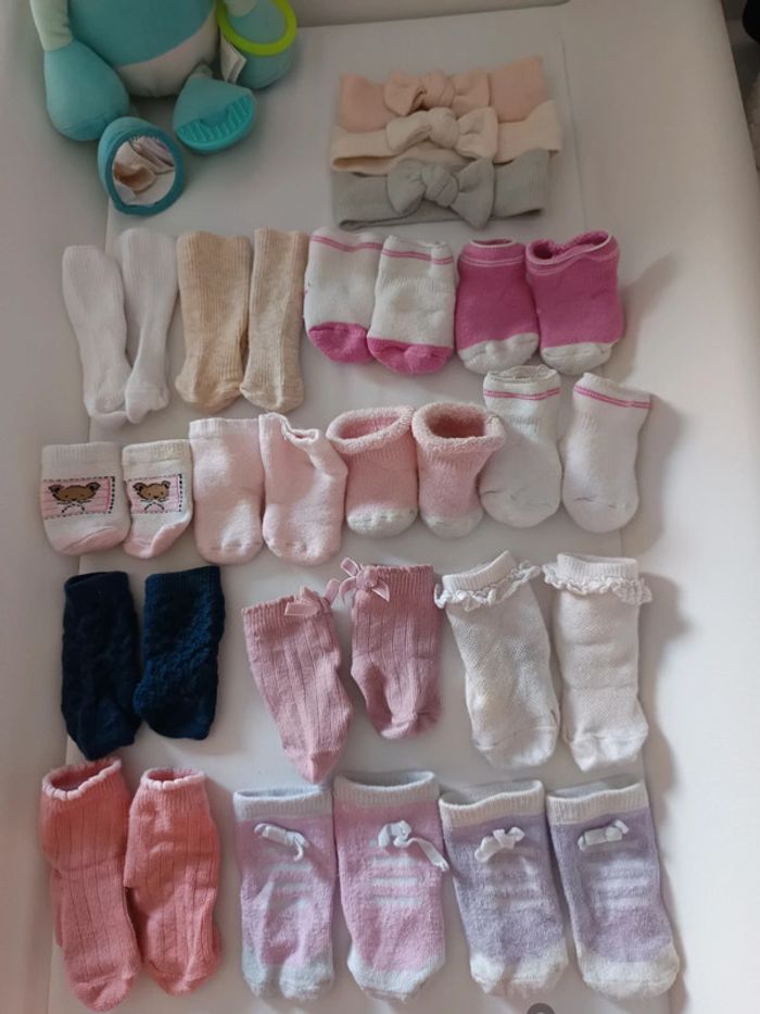 Chaussettes bébé et bandeaux - photo numéro 4