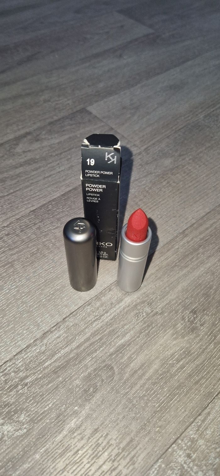 Rouge a levres mat kiko Teinte 19 - photo numéro 7
