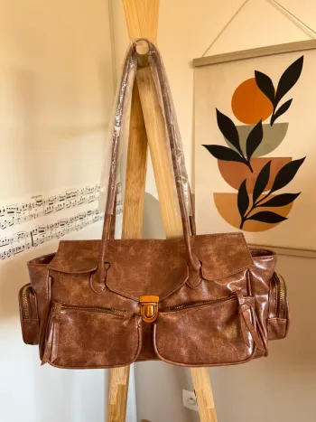 Sac style vintage y2k marron aspect verni neuf [ref 2507SBr139]