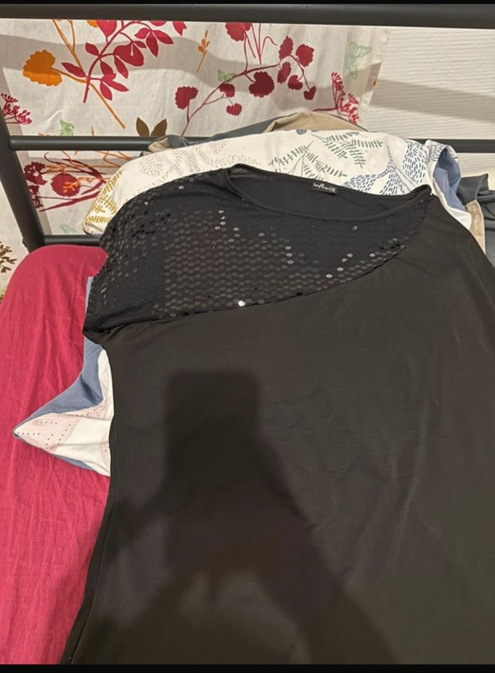 Haut femme taille 46/48💐 - photo numéro 2