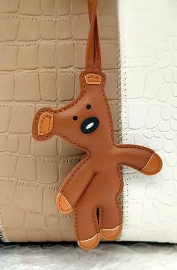 Pendentif en cuir - ours