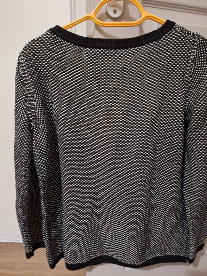 Pull noir et blanc - photo numéro 4