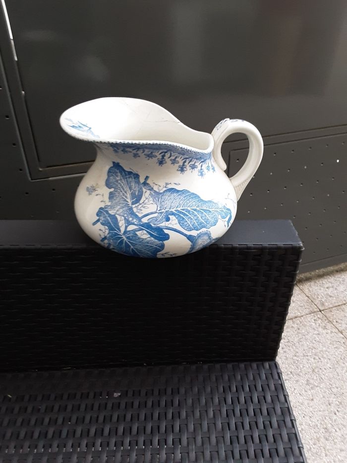 Pichet de toilette très vintage marque terre de fer