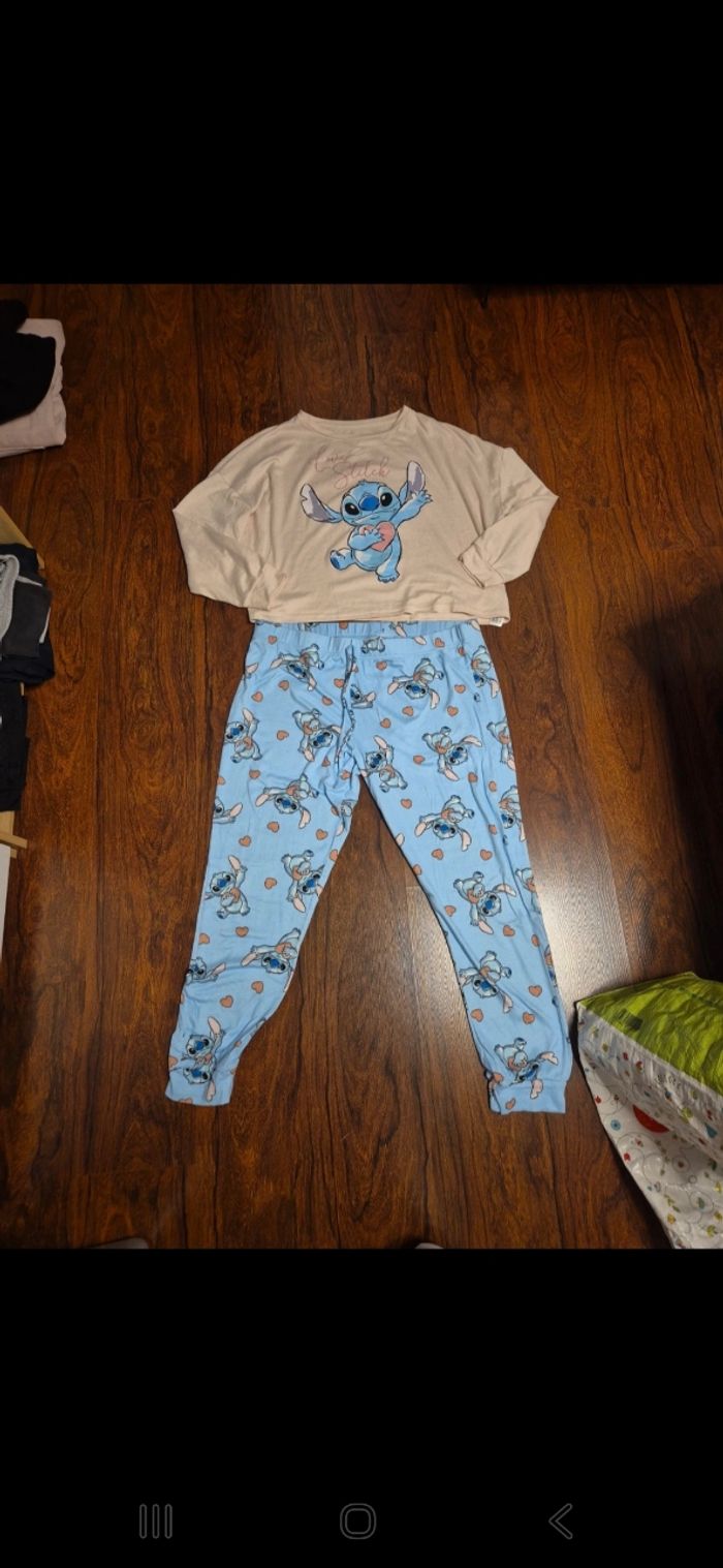 Pyjama stitch neuf sans étiquette